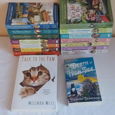 A Cat In The Stacks Paperback Mysteries (PB-BBL)