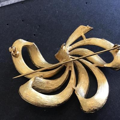 Vintage Gold Tone Brooch