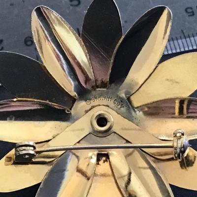 Sarah Coventry Daisy Pin