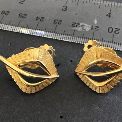 Vintage Clip on Earrings