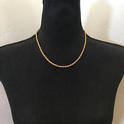 Beautiful very nice gold tone, chain braided chain necklace makers, mark