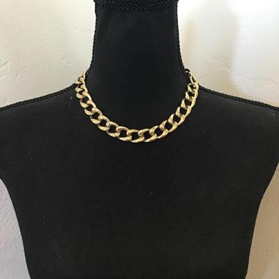 Vintage gold tone, collar statement necklace excellent condition