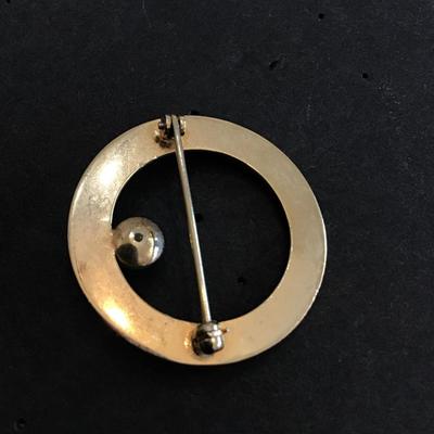 Gold Tone Brooch Green Stone