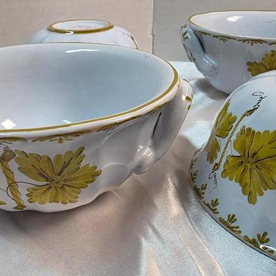 Vintage Italian Majolica 4-Piece Bowl Set – Hand-Painted Leaf Motif – Mid-Century Faience – Italy