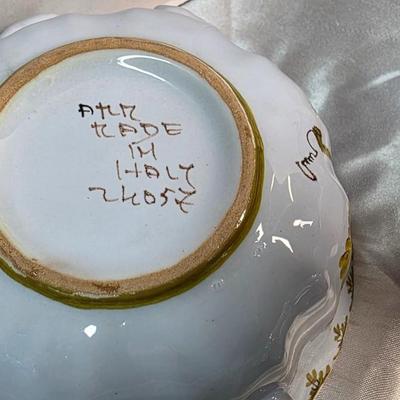 Vintage Italian Majolica 4-Piece Bowl Set – Hand-Painted Leaf Motif – Mid-Century Faience – Italy