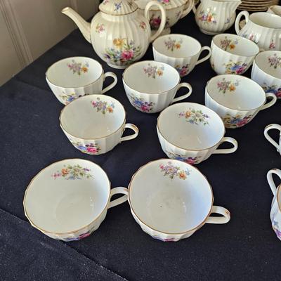 Set of Royal Worcester 'Roanoke' China & More (LR-JS)