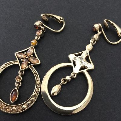 Beautiful vintage hoop clip on earrings