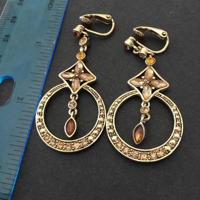 Beautiful vintage hoop clip on earrings