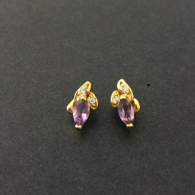 Beautiful, vintage, lavender, crystal rhinestone stud earrings