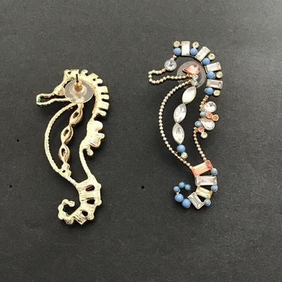 Very nice multicolored seahorse earrings