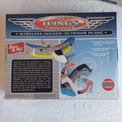 Wireless Indoor/Outdoor Remote Control Plane (PB-BBL)