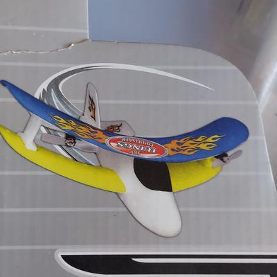 Wireless Indoor/Outdoor Remote Control Plane (PB-BBL)