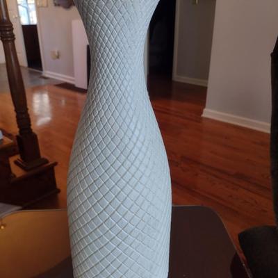 Diamond Patterned Resin Post Table Lamp with Shade