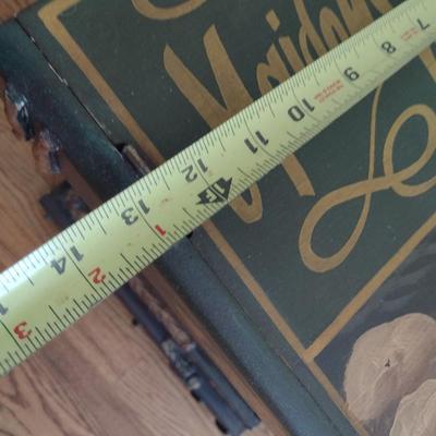 Lacquer Finish 'Book Stack' Mariner Themed End Table with Storage