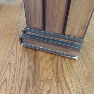 Lacquer Finish 'Book Stack' Mariner Themed End Table with Storage