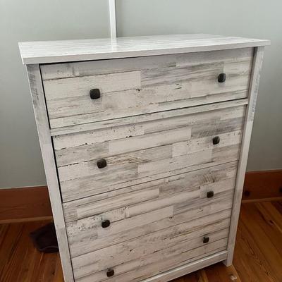 Modern 4-Drawer Dresser