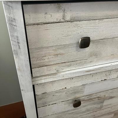Modern 4-Drawer Dresser