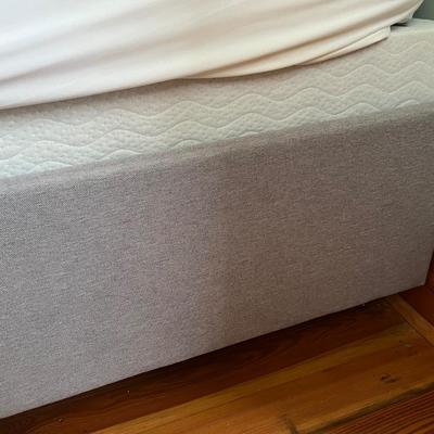 Upholstered Queen Bed