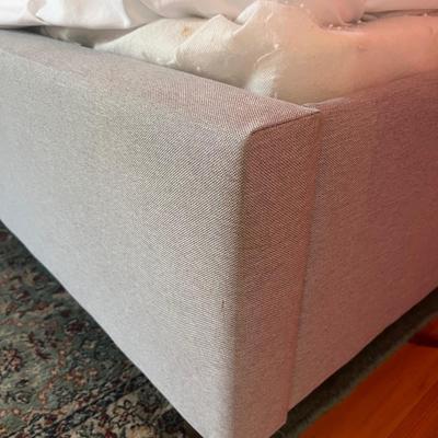 Upholstered Queen Bed