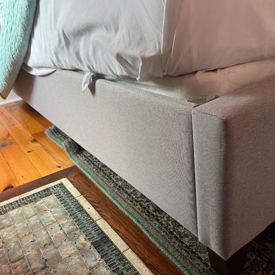 Upholstered Queen Bed