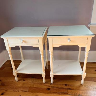 Sale Photo Thumbnail #123: Pair of vintage Pottery Barn cottage/farmhouse end tables with glass tops; approx. 30.5" x 20.75" x 16"; wear to finish
