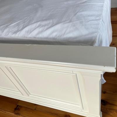 Sale Photo Thumbnail #135: Cottage king bed by Kaiser 1; Seally mattress; headboard 65.5" x 83"; foot 32.5" x 83"; some peeling on footboard edge; general wear; available as frame only