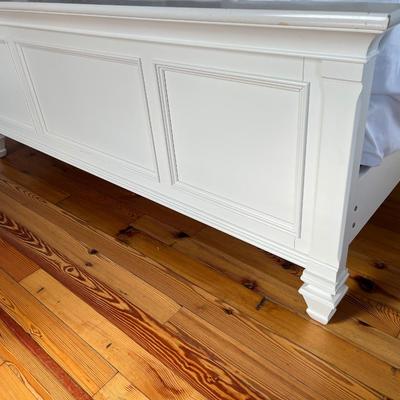 Sale Photo Thumbnail #136: Cottage king bed by Kaiser 1; Seally mattress; headboard 65.5" x 83"; foot 32.5" x 83"; some peeling on footboard edge; general wear; available as frame only