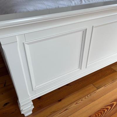 Sale Photo Thumbnail #133: Cottage king bed by Kaiser 1; Seally mattress; headboard 65.5" x 83"; foot 32.5" x 83"; some peeling on footboard edge; general wear; available as frame only