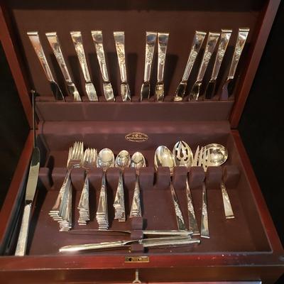 Reed & Barton Sterling "Classic Rose" Silverware Set (KN-KD)