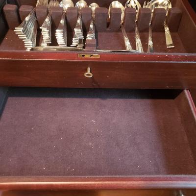 Reed & Barton Sterling "Classic Rose" Silverware Set (KN-KD)