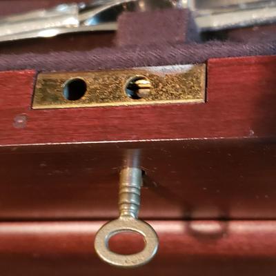 Reed & Barton Sterling "Classic Rose" Silverware Set (KN-KD)