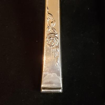 Reed & Barton Sterling "Classic Rose" Silverware Set (KN-KD)