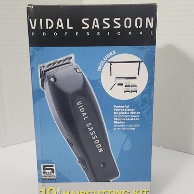 Vidal Sassoon Professional 10 Piece Haircutting Kit 2005 Magnetic Motor Stainless Steel Clippers