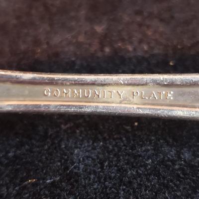 Community Plate Deauville Design Silverware Set with Organizer (KN-KD)