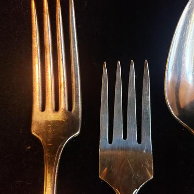 Community Plate Deauville Design Silverware Set with Organizer (KN-KD)