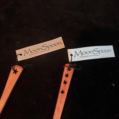 Interesting Wood Art - Moon Spoon & Pacific Merchants (KN-KD)