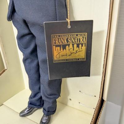 The Franklin Mint Frank Sinatra Porcelain Portrait Doll with Box Broken Finger