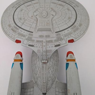 Star Trek The Next Generation USS Enterprise NCC-1701-D Playmates Starship Model Untested