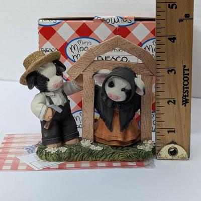 Vintage Mary's Moo Moos "Mooly Hearts Make Homes" Enesco Figurine