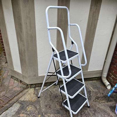 Pair of Step Stool/Ladders (BW-JS)