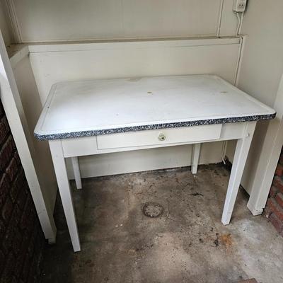 White Enamel Top Wooden Table (BW-JS)