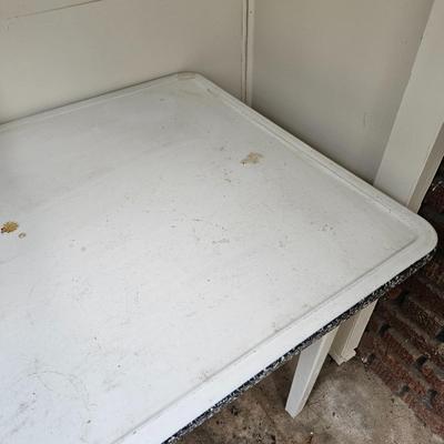 White Enamel Top Wooden Table (BW-JS)