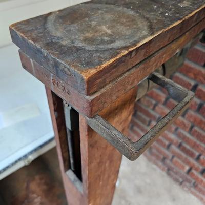 Vintage Howe Industrial Platform Scale (BW-JS)