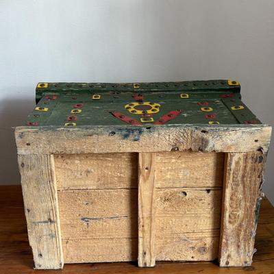 Vintage Folk Art Chest (B2-SF)