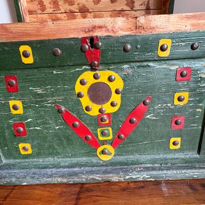 Vintage Folk Art Chest (B2-SF)