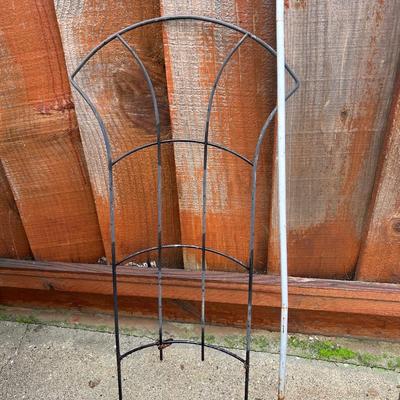 Garden Posts and Decor