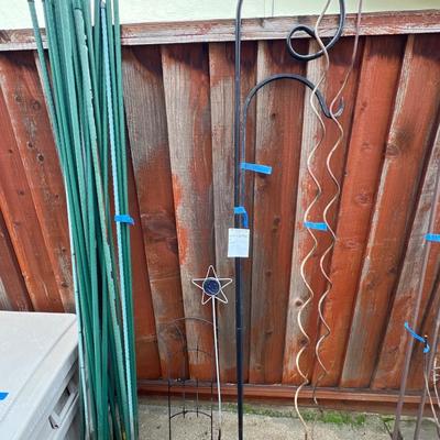 Garden Posts and Decor