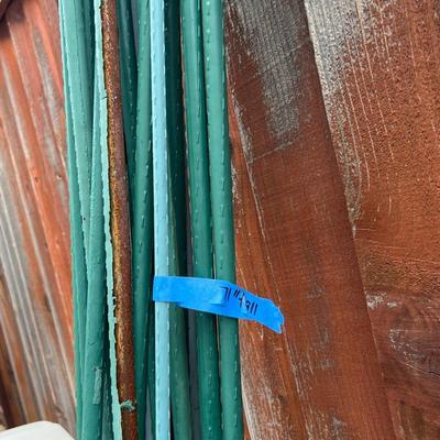 Garden Posts and Decor