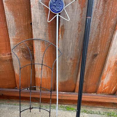 Garden Posts and Decor