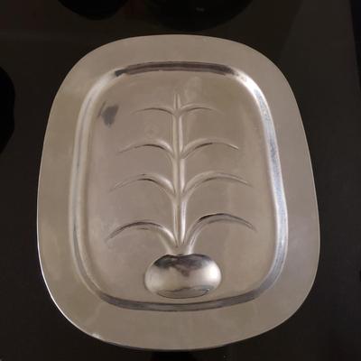 Three Enameled Roasting Pans, Wilton Armetale Platter & More (K-KD)